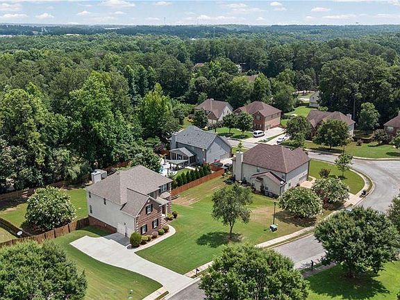 4th image of 105 Shaw Ln