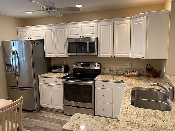 4th image of 7440 S Ocean Dr APT 423