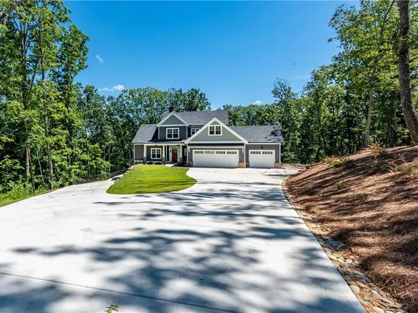 560 Brown Deer Dr, Talking Rock, GA 30175