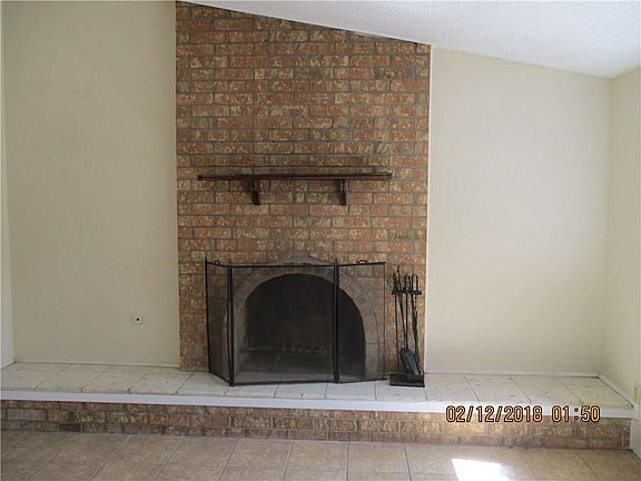 5th image of 3241 Wayside St