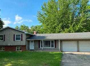 801 E Arnold St, Sandwich, IL 60548