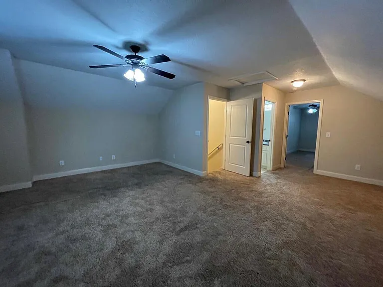 1028 Barrett Dr — Photo 19