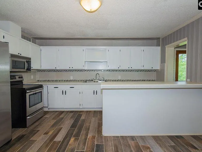 1011 S Kilbourne Rd — Photo 17