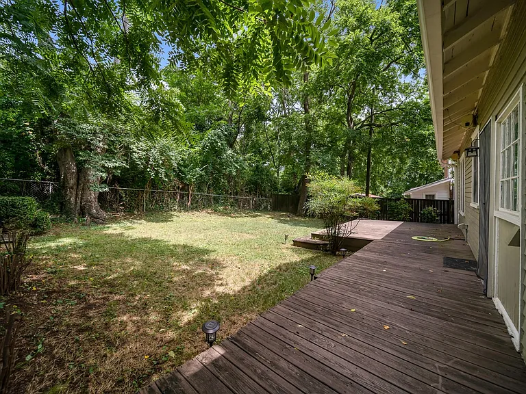 1710 Gale Ln — Photo 23