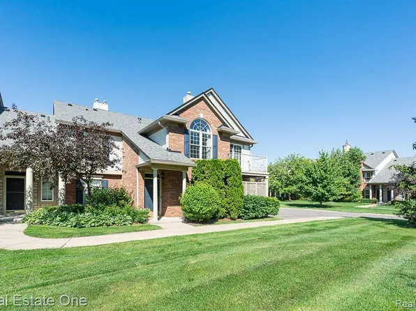 3382 Tremonte Cir N, Rochester, MI 48306