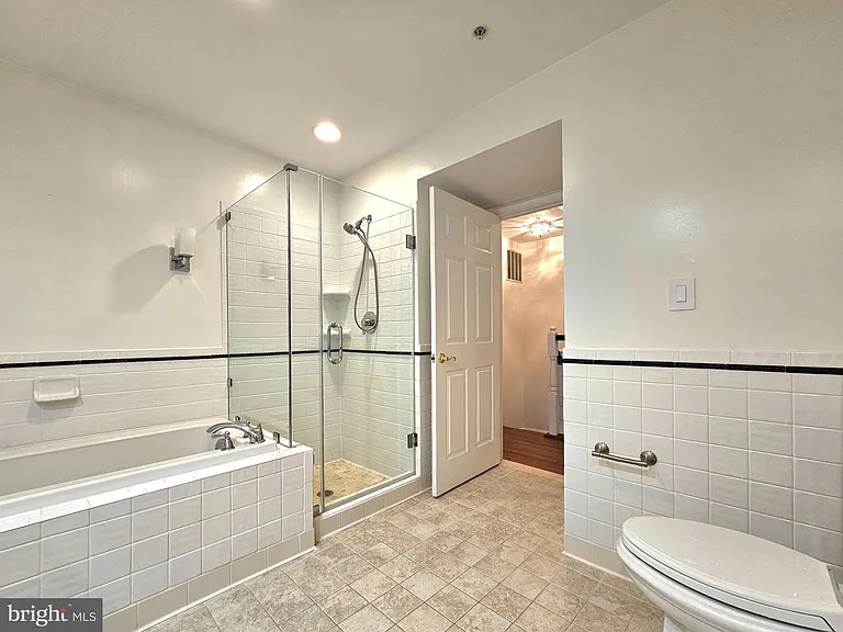 315 Hearthstone Mews — Photo 24