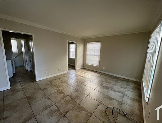 2nd image of 4129 1/2 Somerset Dr