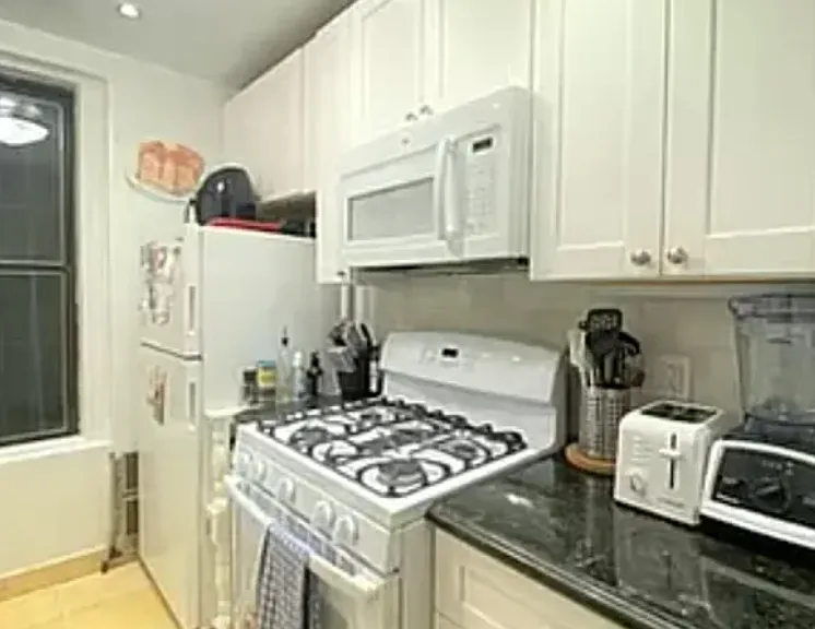 231 Lexington Ave #4A — Photo 11