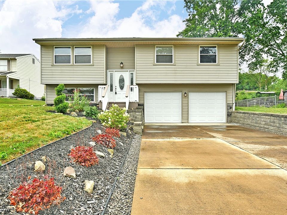 1st image of 732 Laurelwood Dr SE