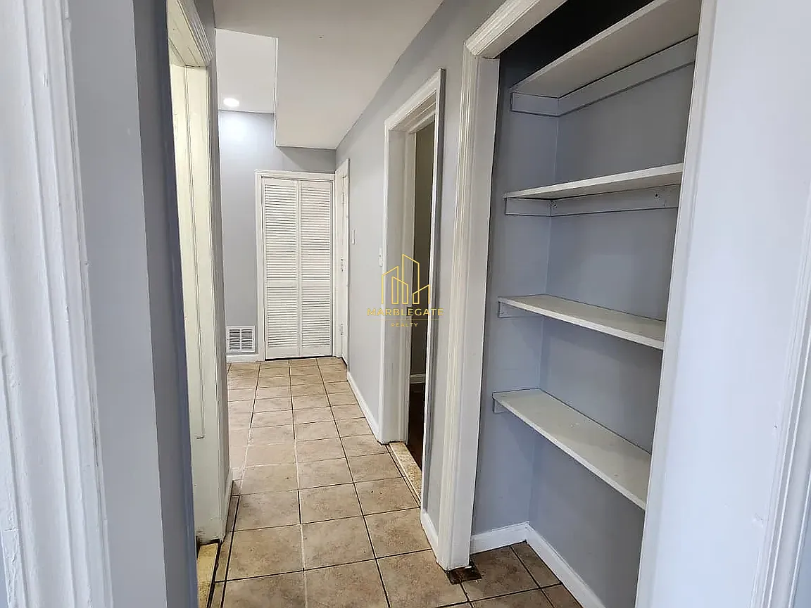 3 bed, 1050 sqft, $1,900 — Photo 3