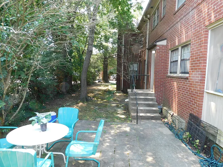 412 W 19th St #1 — Photo 9