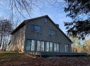 66 Lake Top Dr, Cartersville, GA 30121
