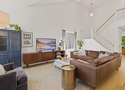 2297 Bristol St — Photo 3