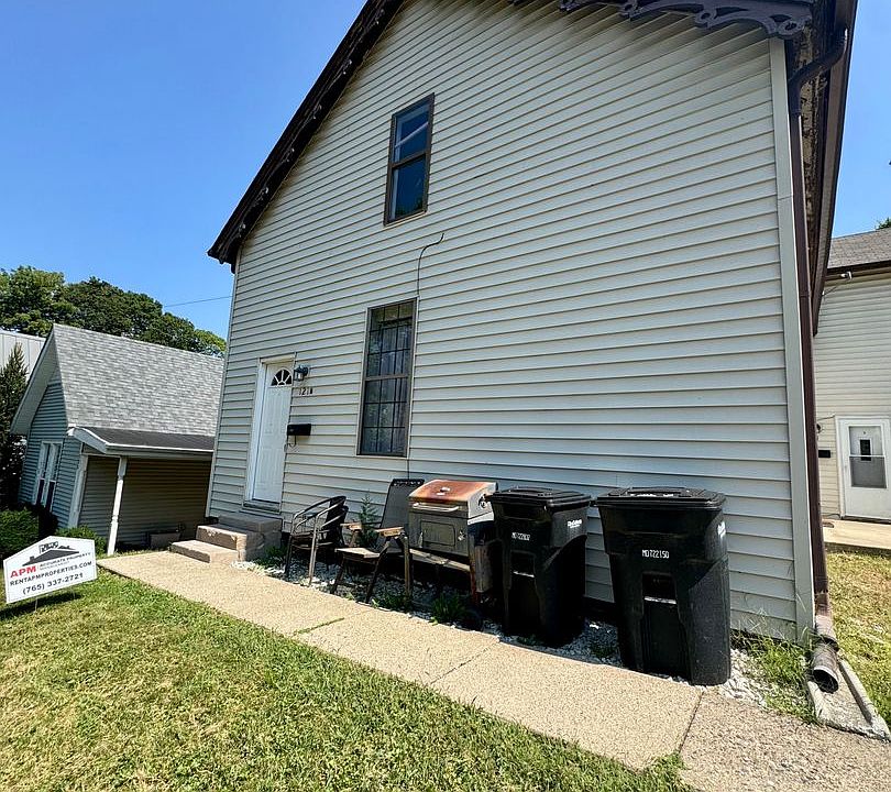 2nd image of 121 Asher St