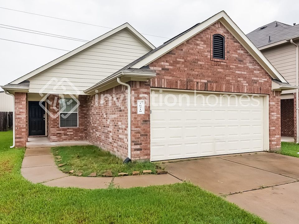 1st image of 18718 Dennington Dr