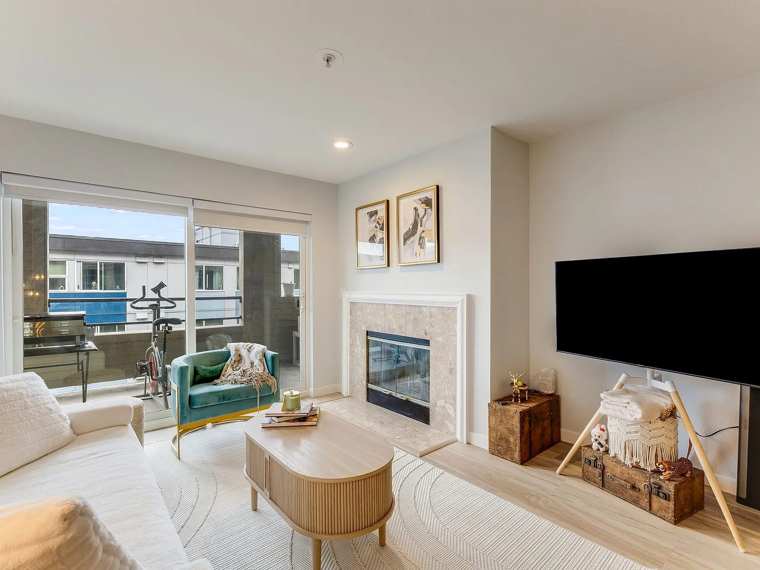 1 bed, 630 sqft, $2,200 — Photo 1
