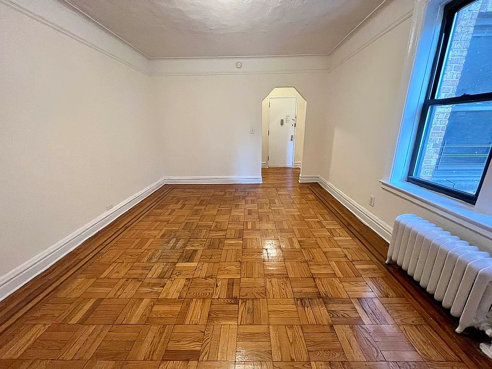 1st image of 680 W 204th St APT 4D