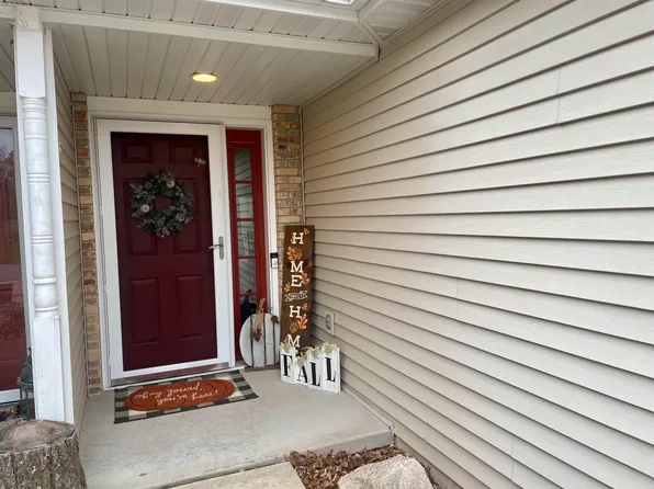5615 Osborn Dr #5615, Mc Farland, WI 53558