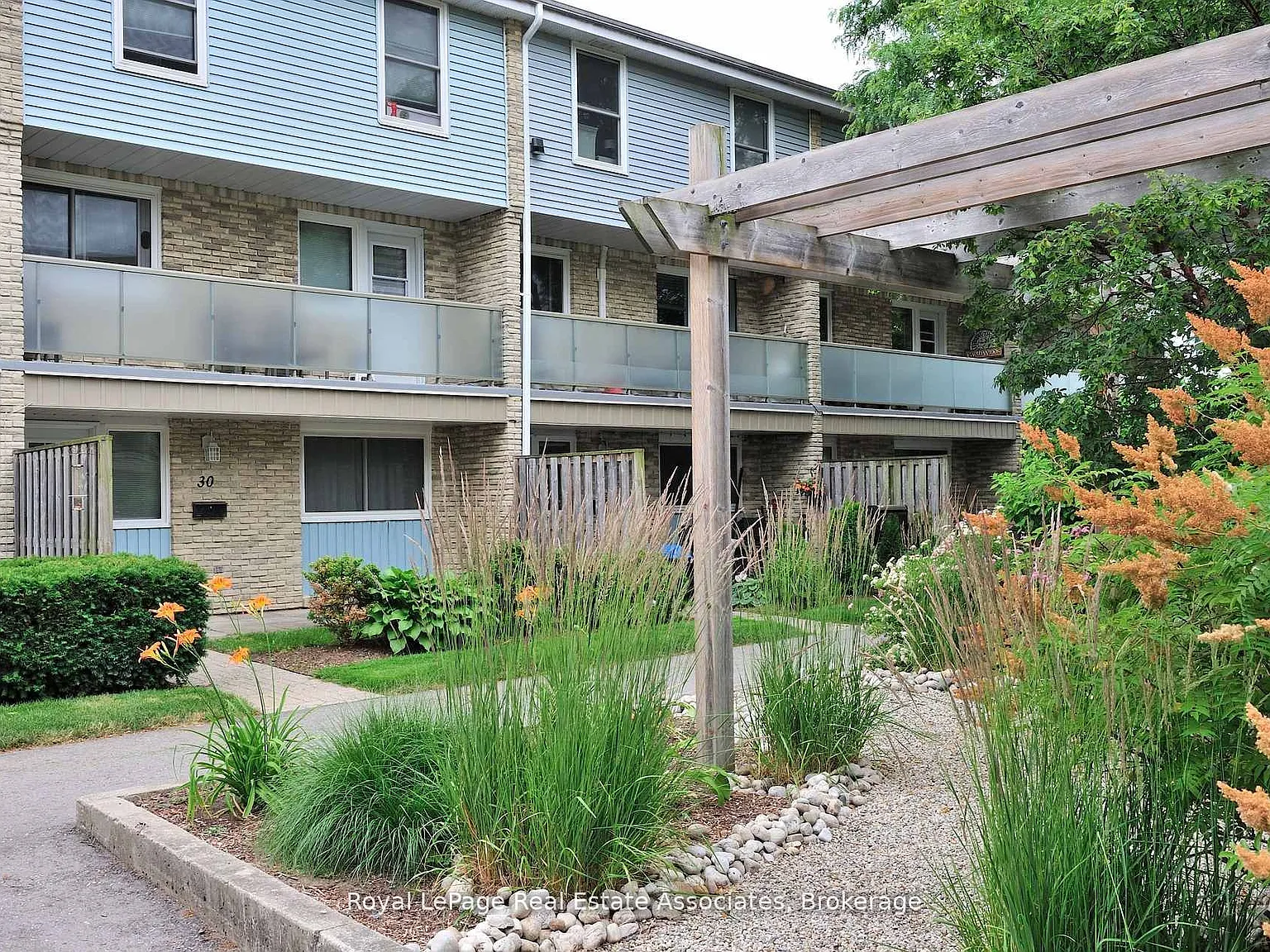 2 bed, $2,200 — Photo 2