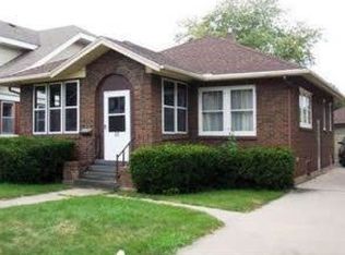 122 N 5th St, Clinton, IA 52732