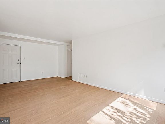 5th image of 3900 Tunlaw Rd NW APT 509