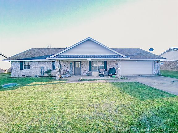 3rd image of 2709 Forrest Cir