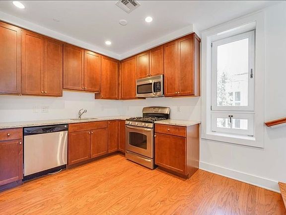 2nd image of 66 Morris St #303