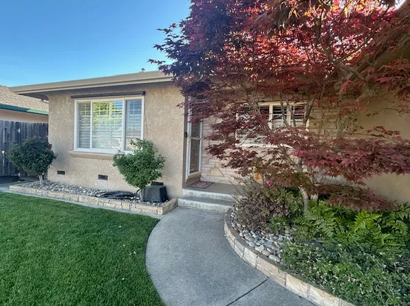 18 Benson Dr, Lodi, CA 95242
