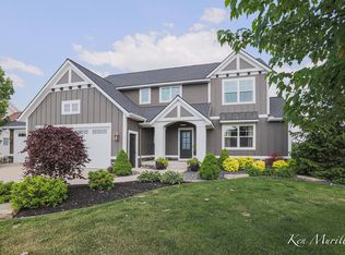 8262 Midpark Dr, Jenison, MI 49428