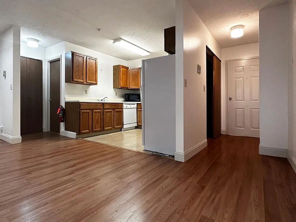 94 Main St #305