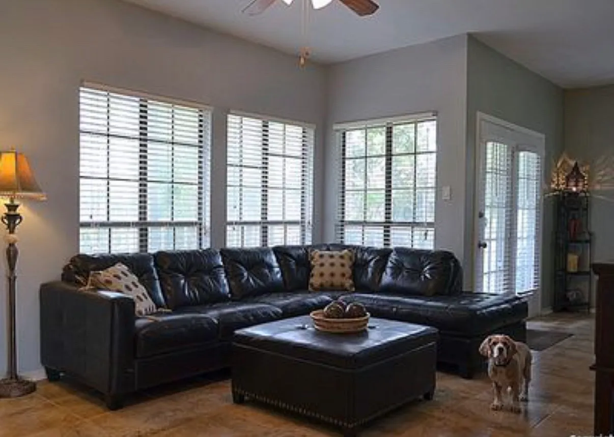 2 bed, 827 sqft, $1,050 — Photo 2