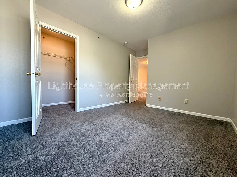 860 Marquette Ave #16 — Photo 10