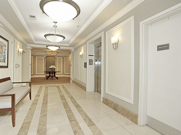 4th image of 802 Four Seasons Ln