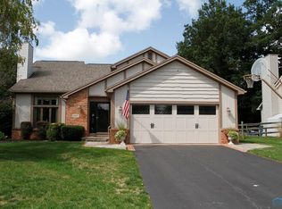 6057 Eaglewood Dr, Sylvania, OH 43560