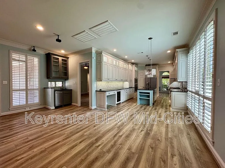 2417 Creekside Cir S — Photo 26