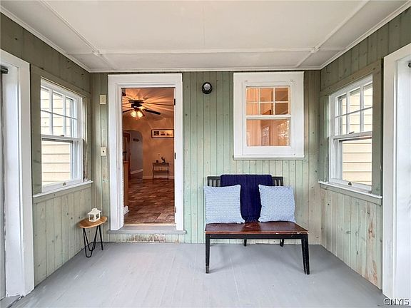 5th image of 1007 Valentine Ave