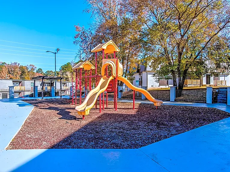 Park At Glenwood — Photo 5