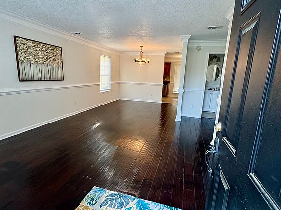 5th image of 279 Longleaf Cir