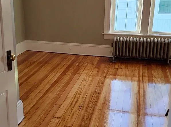 11 Greene St #3R, Woonsocket, RI 02895