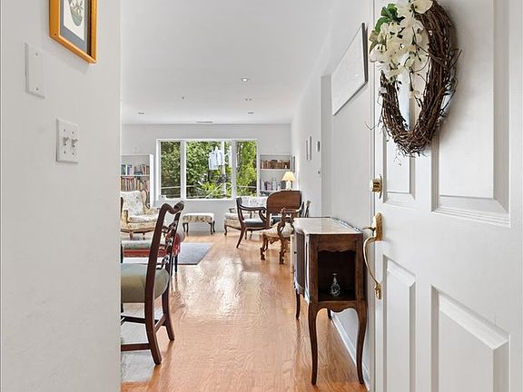 4th image of 2601 Central St Unit 305