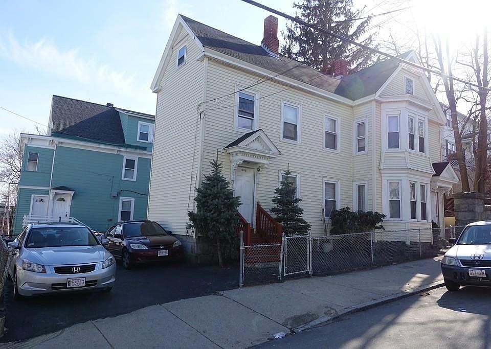 1st image of 906 Essex St