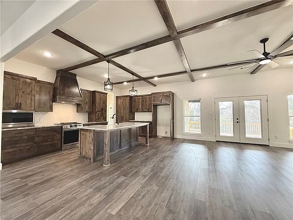 5th image of 736 Power Horn Cir
