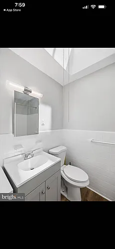 722X Barnard St #1 Photo 1