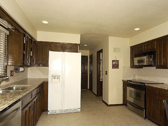 2nd image of 416 W 119th Ter