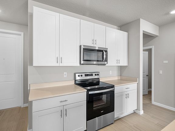 5th image of 5622 SE Edgewater Cir