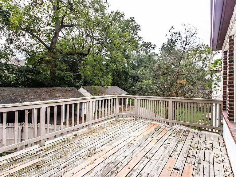(292) 7366 Pershing — Photo 23