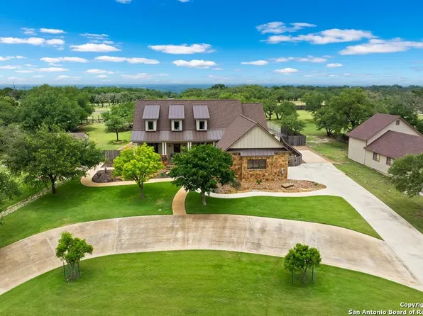 130 Mull Rd., Kerrville, TX 78028