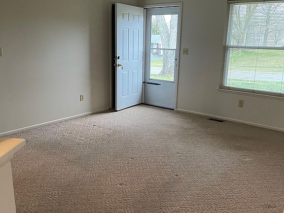 4th image of 642 Cologne Pl
