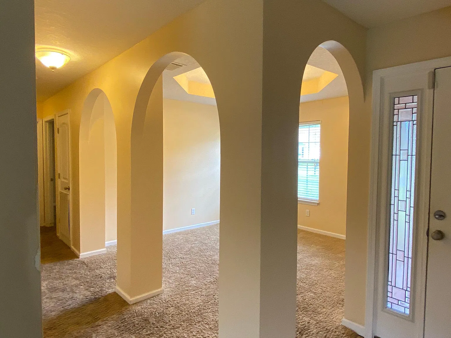 4 bed, 2100 sqft, $2,200 — Photo 3
