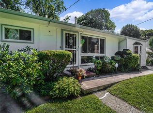 380 County Center Rd, White Plains, NY 10603